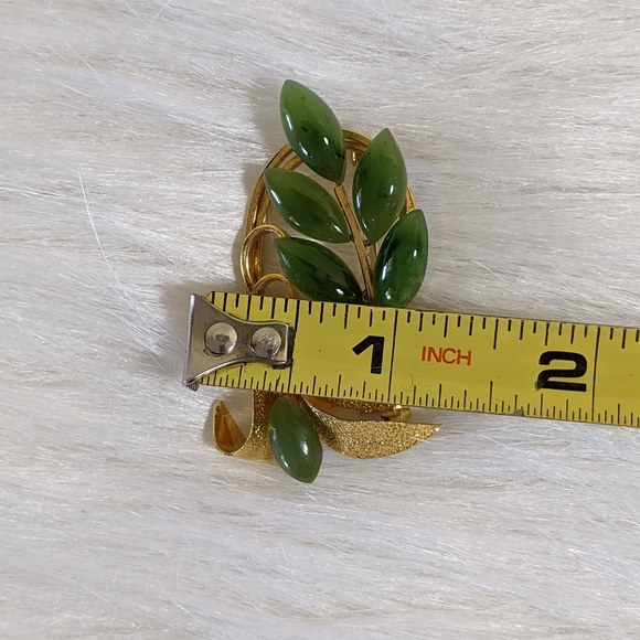 Vintage Jade Brooch Leaf Floral Design - Picture 3 of 4